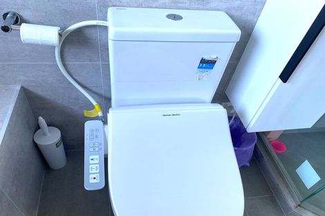 Photo of property in 4a Priestley Drive, Bucklands Beach, Auckland, 2014