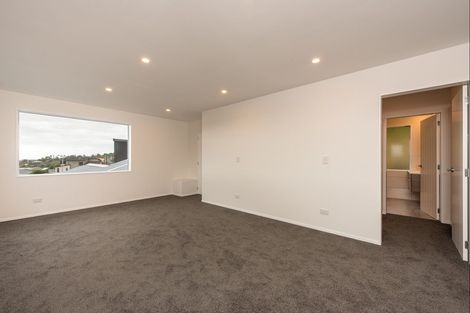 Photo of property in 103 Kakariki Grove, Waikanae, 5036