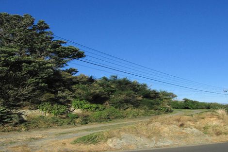 Photo of property in 202 Nevay Road, Karaka Bays, Wellington, 6022