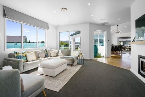 Photo of property in 12 Mike Smith Drive, Cambridge, 3434