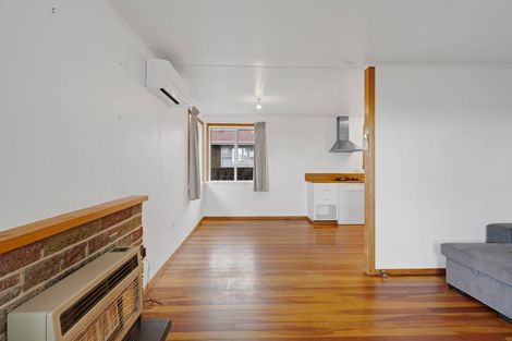Photo of property in 12 Nikau Street, Inglewood, 4330