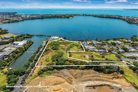 Photo of property in 2d Northcote Road, Takapuna, Auckland, 0622