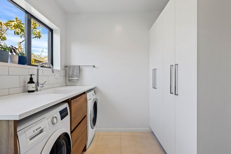 Photo of property in 84 Palatine Terrace, Saint Martins, Christchurch, 8022