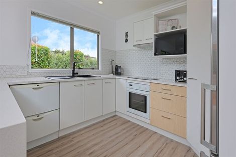 Photo of property in 22 Graven Court, Henderson, Auckland, 0612