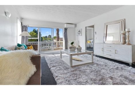 Photo of property in 28 Burbank Avenue, Manurewa, Auckland, 2102