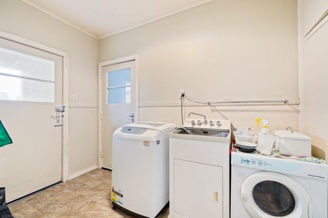 Photo of property in 5 Douglas Road, Amberley, 7410