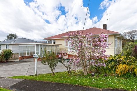 Photo of property in 32 Fruitvale Road, New Lynn, Auckland, 0600