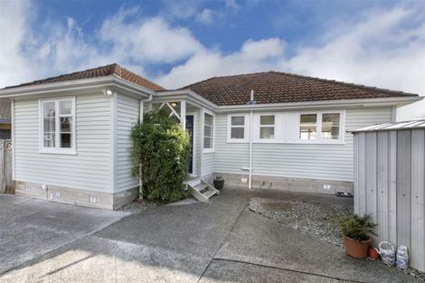 Photo of property in 10 Gladfield Lane, Te Atatu Peninsula, Auckland, 0610