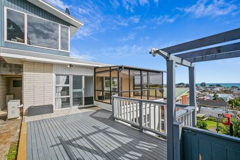 Photo of property in 75 Belt Road, New Plymouth, 4310