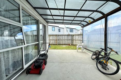 Photo of property in 5 Aeronautic Road, Takanini, 2112