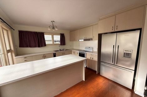 Photo of property in 33 Acacia Avenue, Upper Riccarton, Christchurch, 8041