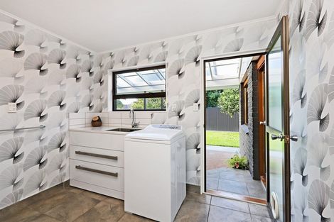 Photo of property in 51b Avondale Road, Taradale, Napier, 4112