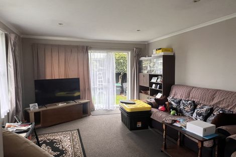 Photo of property in 49 Chipping Lane, Redwood, Christchurch, 8051