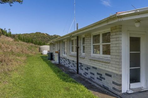 Photo of property in 2560 Rawhitiroa Road, Matemateaonga, Eltham, 4399