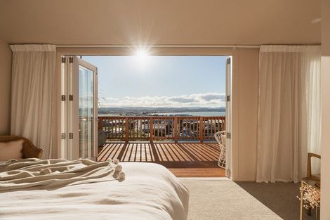 Photo of property in 5 Denholm Road, Hospital Hill, Napier, 4110