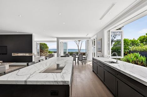 Photo of property in 27 Muritai Road, Milford, Auckland, 0620