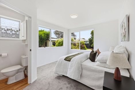 Photo of property in 5 Lisa Rise, Half Moon Bay, Auckland, 2012