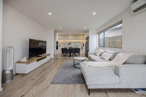 Photo of property in 50e Cascades Road, Pakuranga Heights, Auckland, 2010