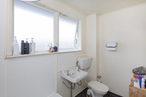 Photo of property in 11 Cambridge Terrace, Kaiti, Gisborne, 4010