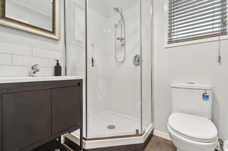 Photo of property in 1/2 Palm Court Drive, Glen Eden, Auckland, 0602