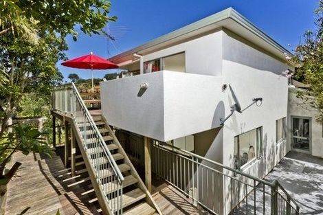 Photo of property in 26/15 Bush Lane, Northcote Point, Auckland, 0627