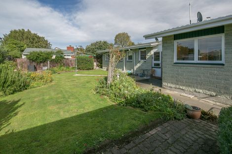 Photo of property in 15 Ostend Place, Avonhead, Christchurch, 8042