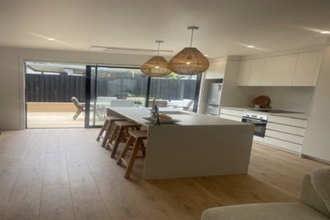 Photo of property in 16d Hamurana Place, Te Atatu Peninsula, Auckland, 0610