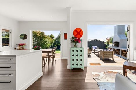 Photo of property in 15 Gillean Street, Havelock North, 4130