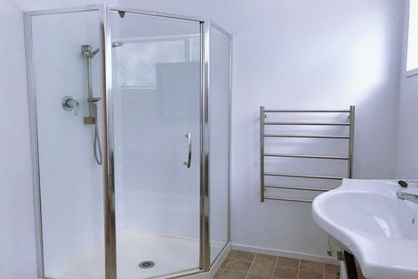 Photo of property in 2/2 Girrahween Drive, Totara Vale, Auckland, 0629