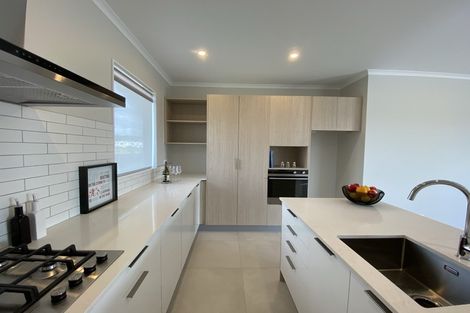 Photo of property in 2 Toka Lane, Red Beach, 0932