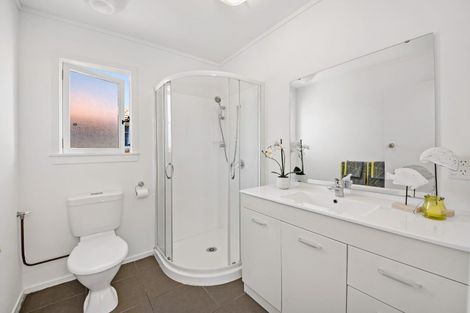 Photo of property in 80 Glendale Road, Glen Eden, Auckland, 0602