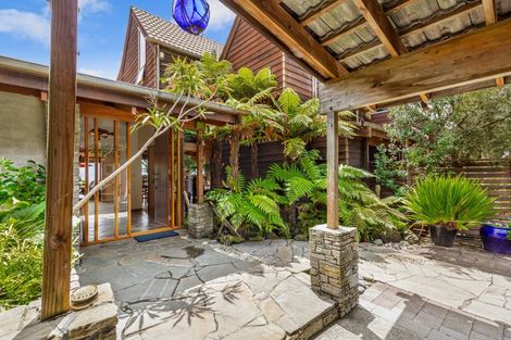 Photo of property in 3 Park Rise, Campbells Bay, Auckland, 0630