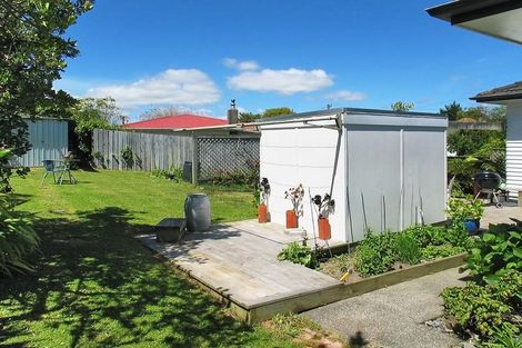 Photo of property in 2 Owhiti Street, Titahi Bay, Porirua, 5022
