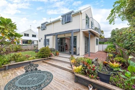 Photo of property in 10/485 Don Buck Road, Massey, Auckland, 0614