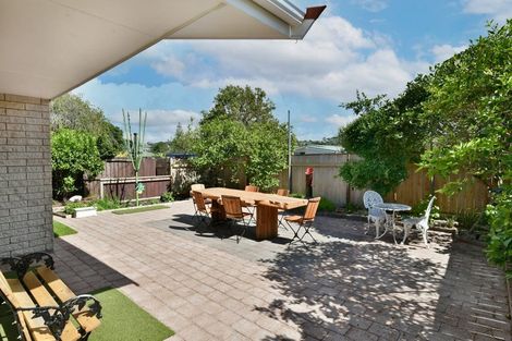 Photo of property in 19 Lillian Place, Orewa, 0931