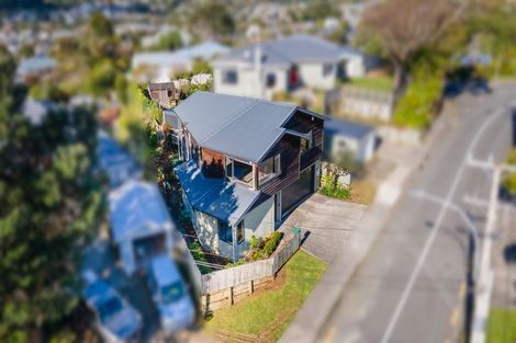 Photo of property in 1a Chester Road, Tawa, Wellington, 5028