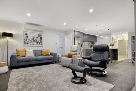 Photo of property in 21 Kahuparere Crescent, Pyes Pa, Tauranga, 3112