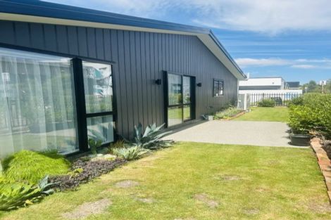 Photo of property in 22 Coupling Close, Prebbleton, 7604