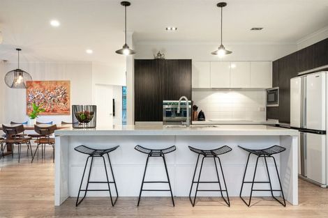 Photo of property in 11a Church Street, Northcote Point, Auckland, 0627