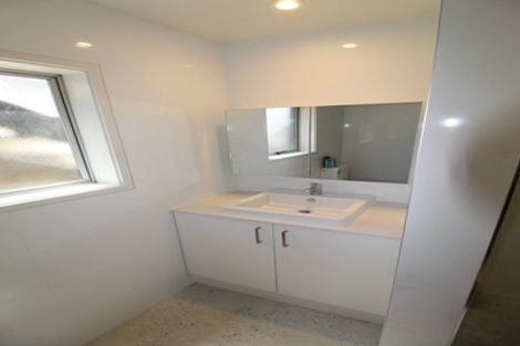 Photo of property in 25 Kamara Road, Glen Eden, Auckland, 0602