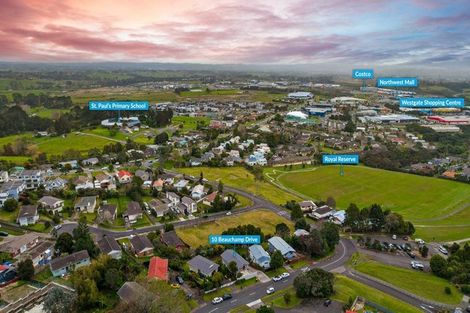 Photo of property in 10 Beauchamp Drive, Massey, Auckland, 0614