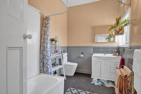 Photo of property in 3 Victoria Street, Hawera, 4610