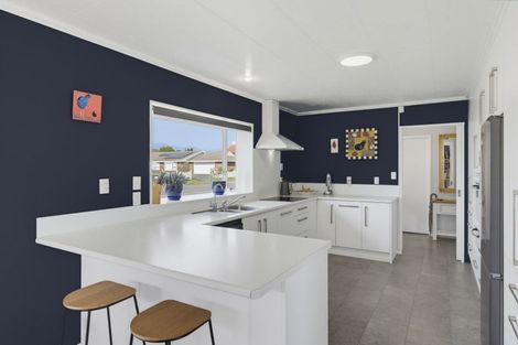 Photo of property in 16 Easton Way, Levin, 5510