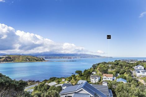 Photo of property in 11 Hungerford Road, Lyall Bay, Wellington, 6022