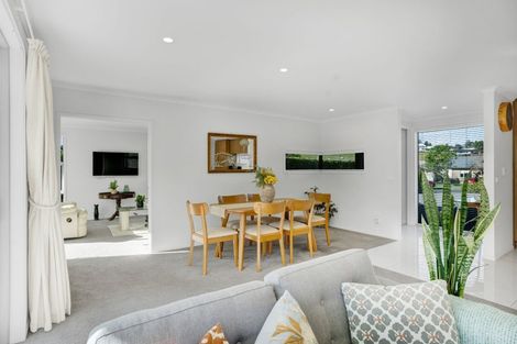 Photo of property in 44 Fernbrook Drive, Hurworth, New Plymouth, 4310