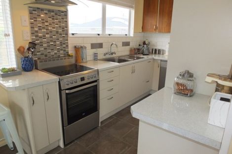 Photo of property in 14 Holben Parade, Foxton Beach, Foxton, 4815