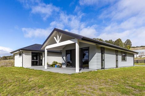 Photo of property in 11 Lochinvar Lane, Acacia Bay, Taupo, 3385