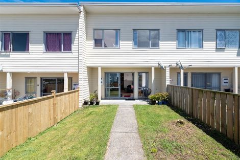 Photo of property in 9/3 Hulme Place, Henderson, Auckland, 0612