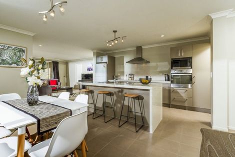 Photo of property in 42 Huntington Park Drive, Greenhithe, Auckland, 0632