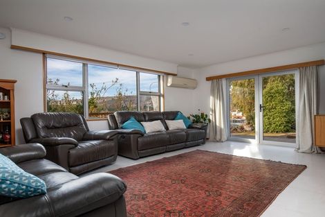 Photo of property in 18 Branxholm Street, Roxburgh, 9500